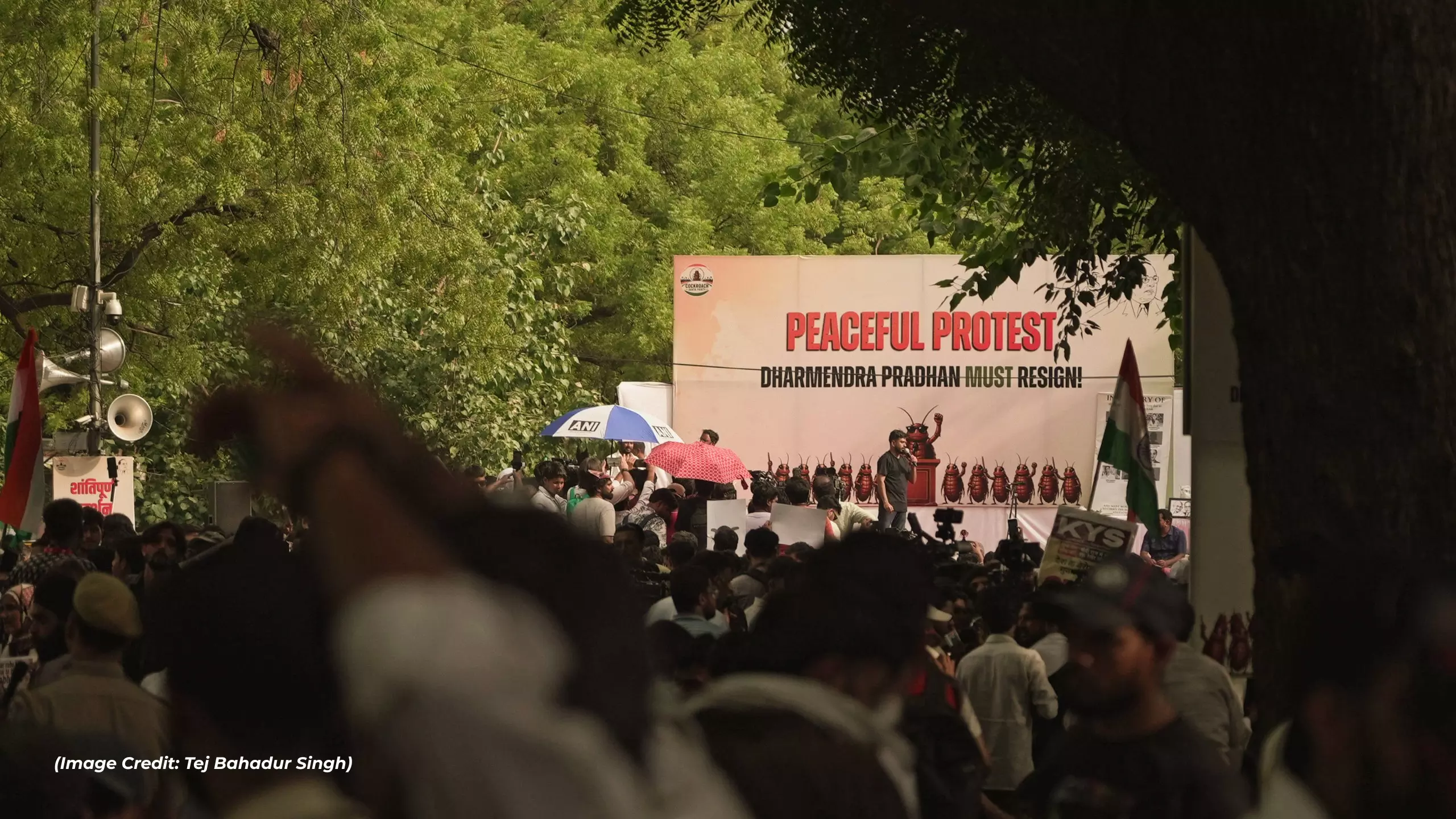 Plates, Spoons, And Cockroach Masks: Inside CJP’s Protest In Delhi Plates, Spoons, And Cockroach Masks: Inside CJP’s Protest In Delhi